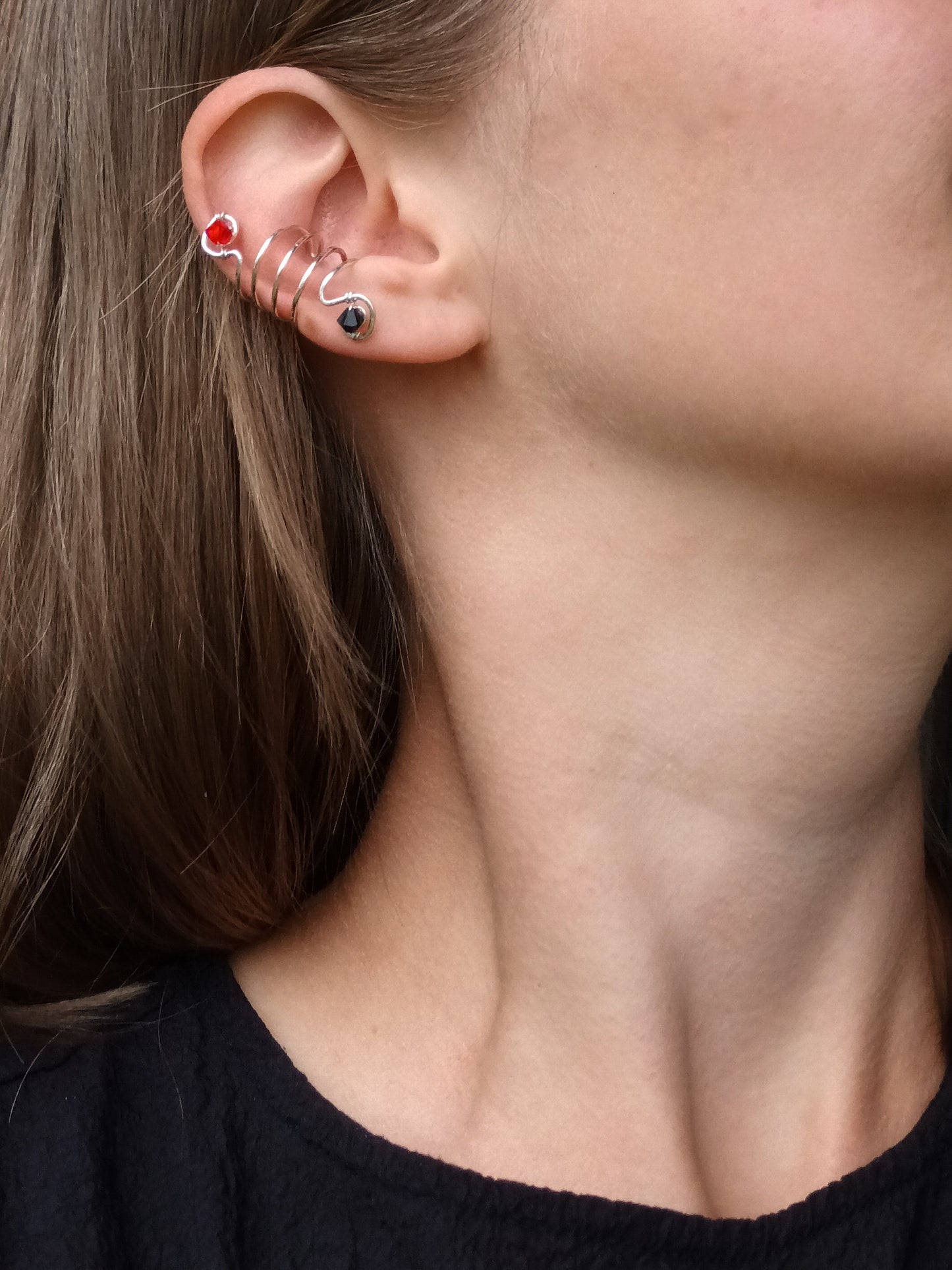 Karjala-tyylinen ear cuff rustokoru