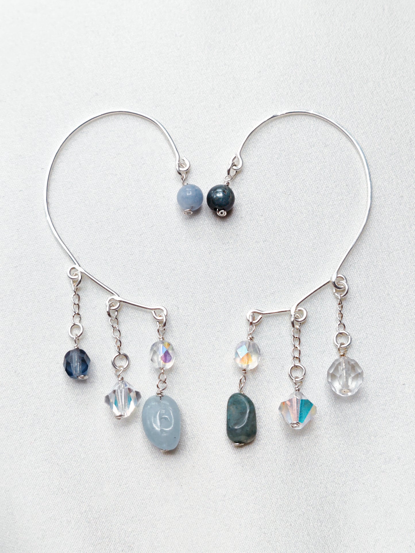 Hely ear cuff, eri kivivaihtoehtoja