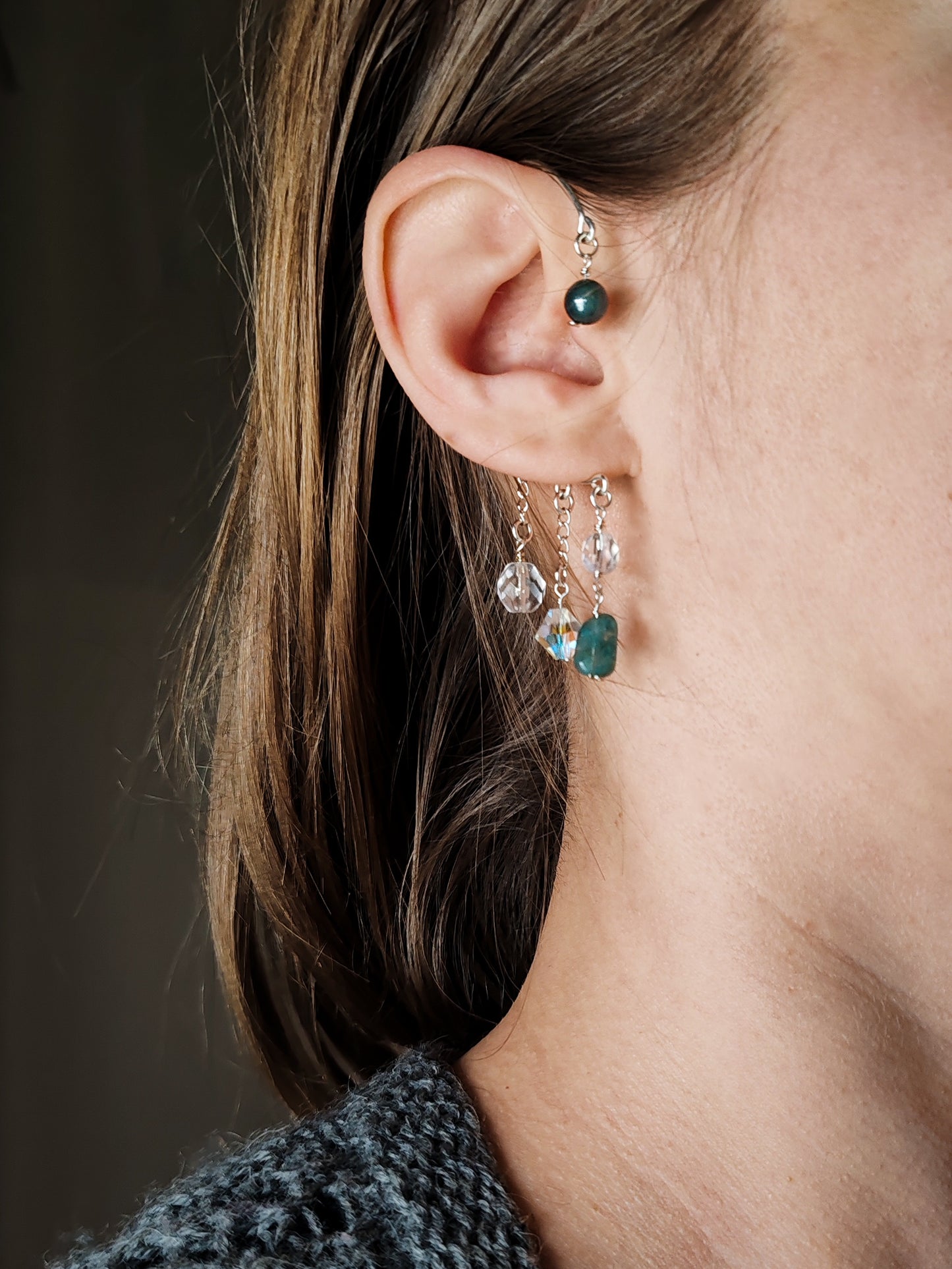 Hely ear cuff, eri kivivaihtoehtoja